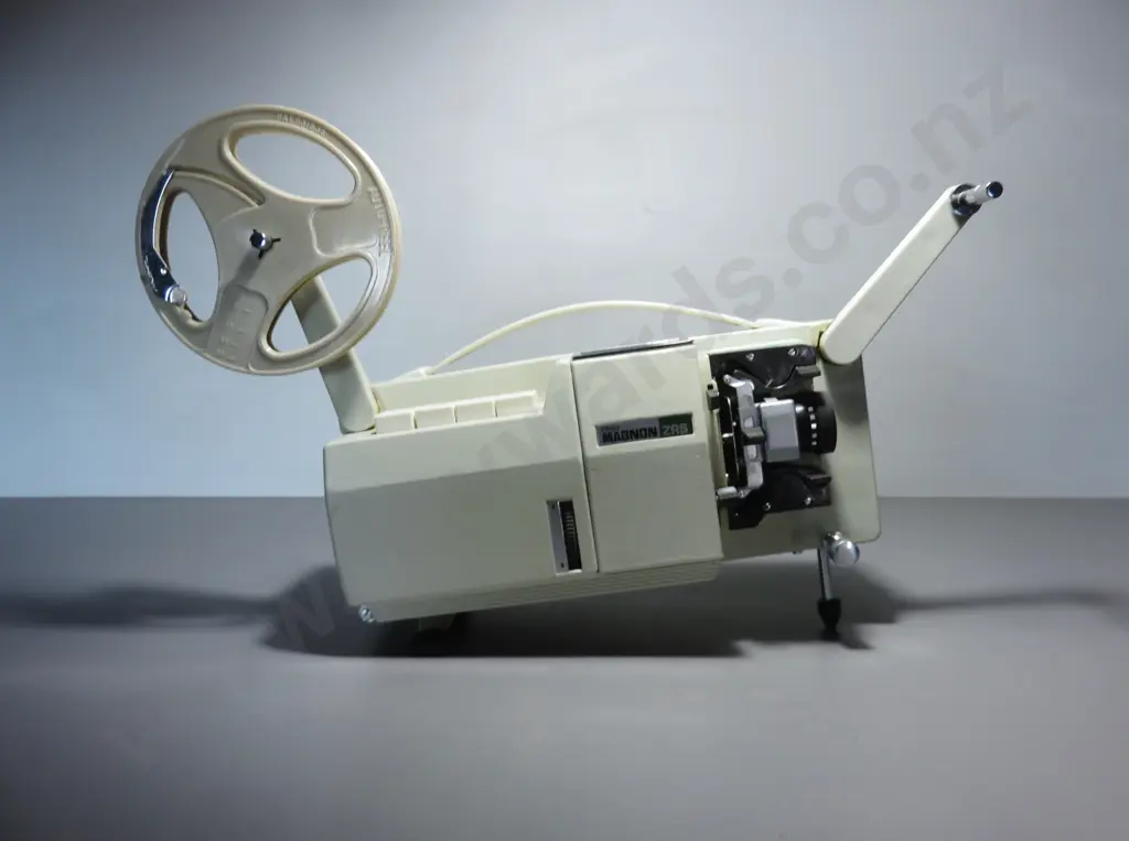 Vintage Projector Image 1++