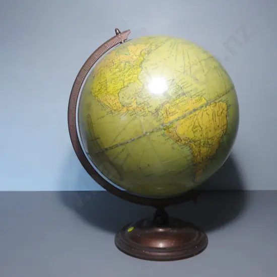 An early 20th Century “Philips” of London Challenge globe
