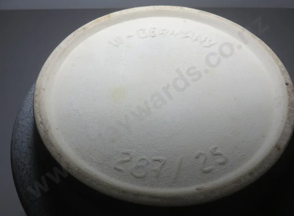 Mid-century Bay Keramik studio potted vase
 Image 1++