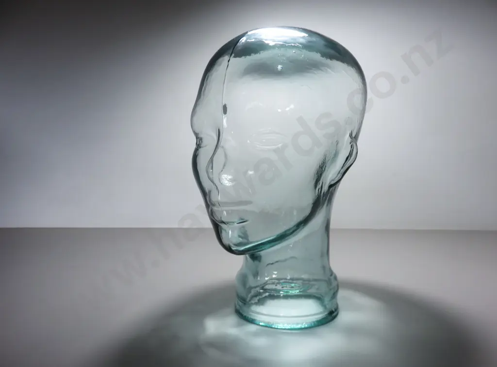Decorative glass head sculpture Image 1++
