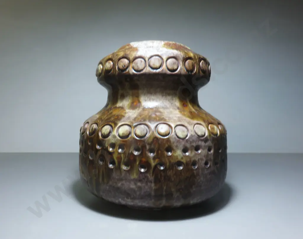 Large early Alvino Bagni brutalist vase Image 1++