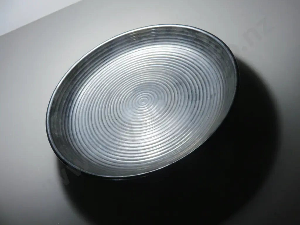Mid-century round platter / bowl by English studio Shorter Image 1++