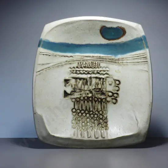 Large modernist English studio potted Charger