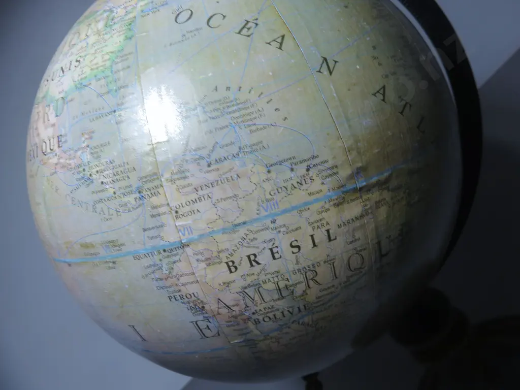 Vintage Art Deco Terrestrial World Globe Image 1++