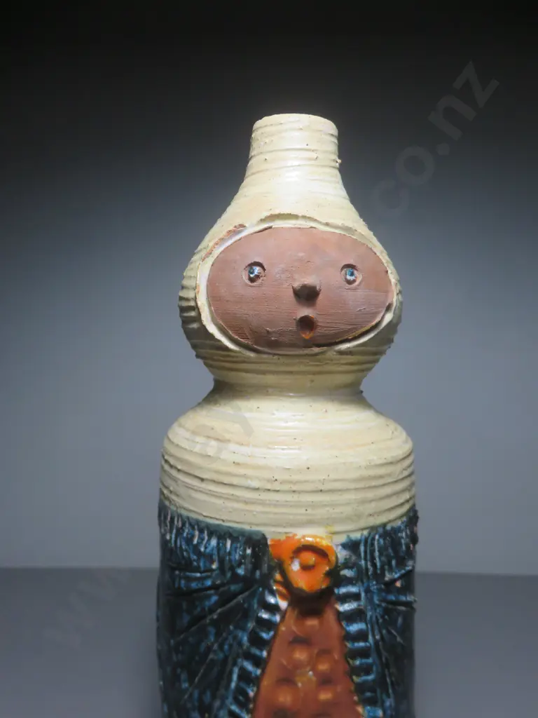 Oversized vintage studio potted figural vase Image 1++