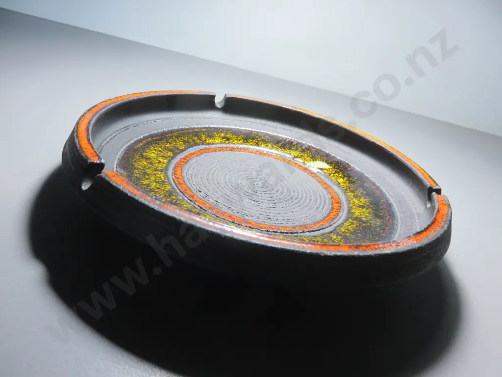 Handsome mid-century Bitossi ashtray Image 1++