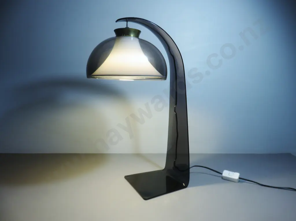 Vintage “Space Age” New Zealand designed clear acrylic desk lamp Image 1++