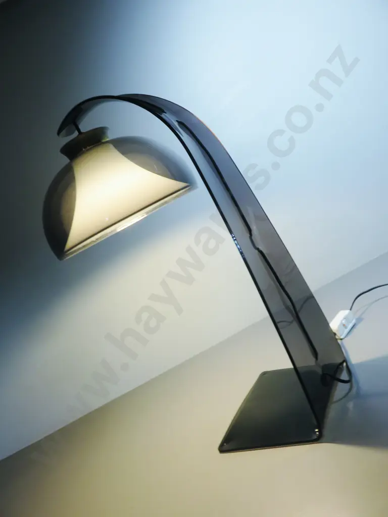 Vintage “Space Age” New Zealand designed clear acrylic desk lamp Image 1++