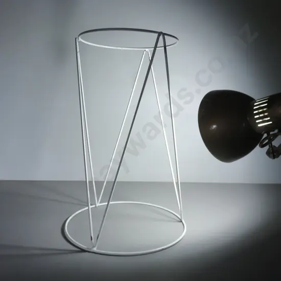 Wire plant stand