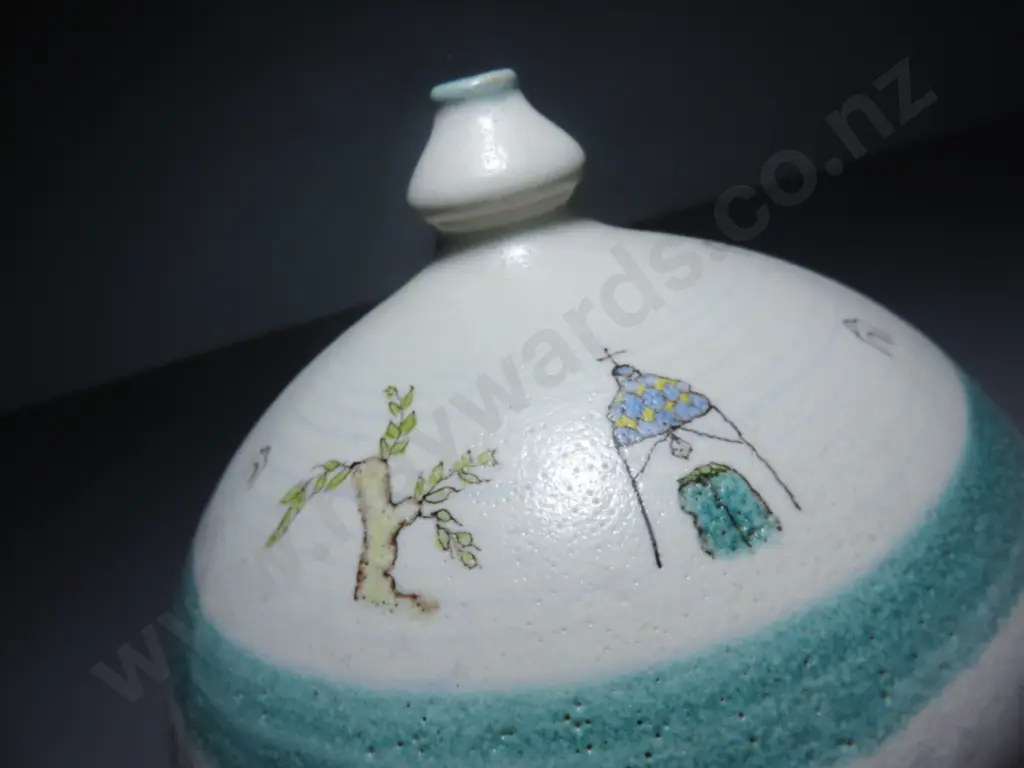 Vintage Italian studio potted vessel by Lucio Liguori Image 1++