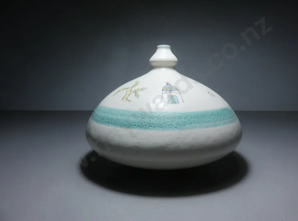 Vintage Italian studio potted vessel by Lucio Liguori Image 1++