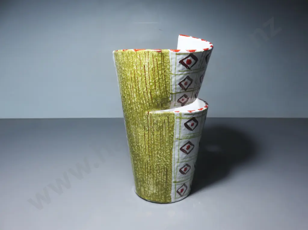 Mid-century studio potted Italian Vase Image 1++