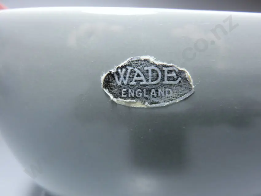 Mid-Century modernist trough vase / fruit bowl from the English studio of Wade Image 1++
