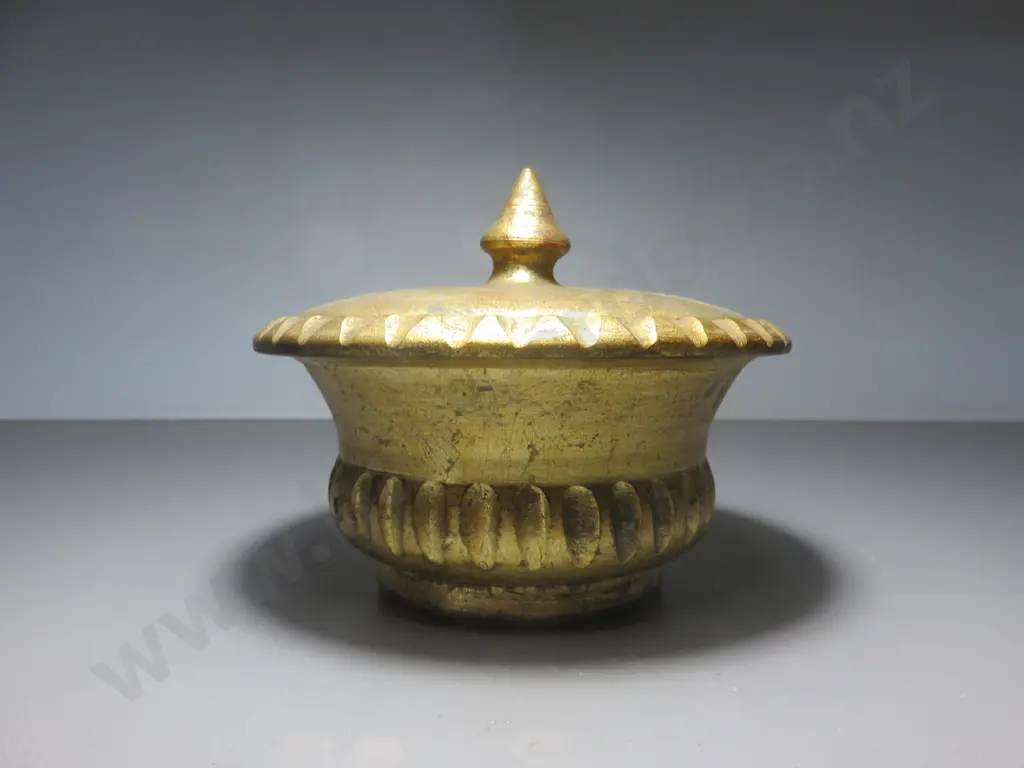 Mid-century Italian lidded vessel Image 1++