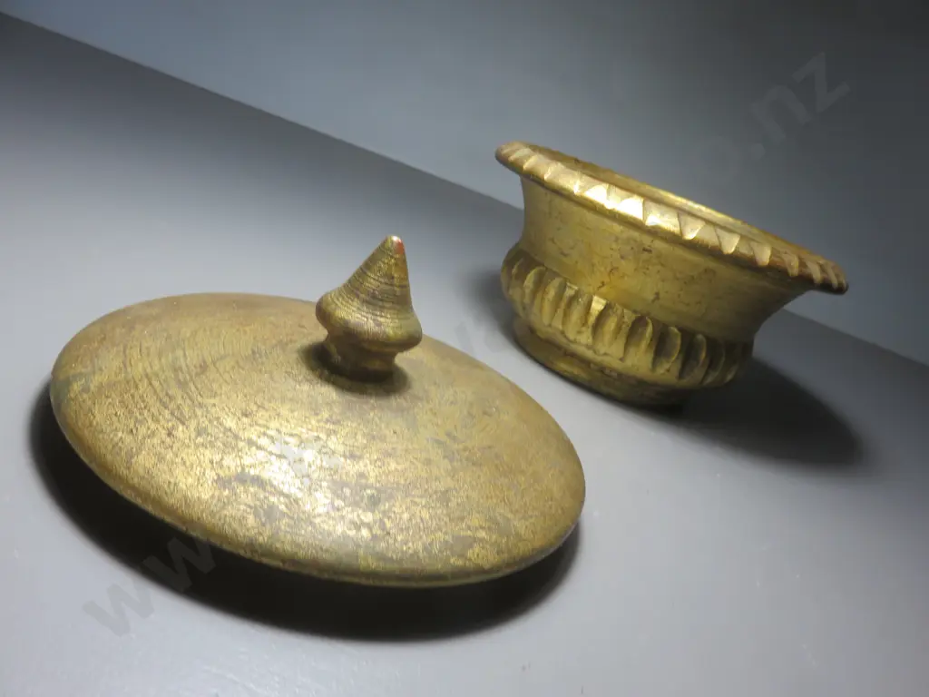 Mid-century Italian lidded vessel Image 1++