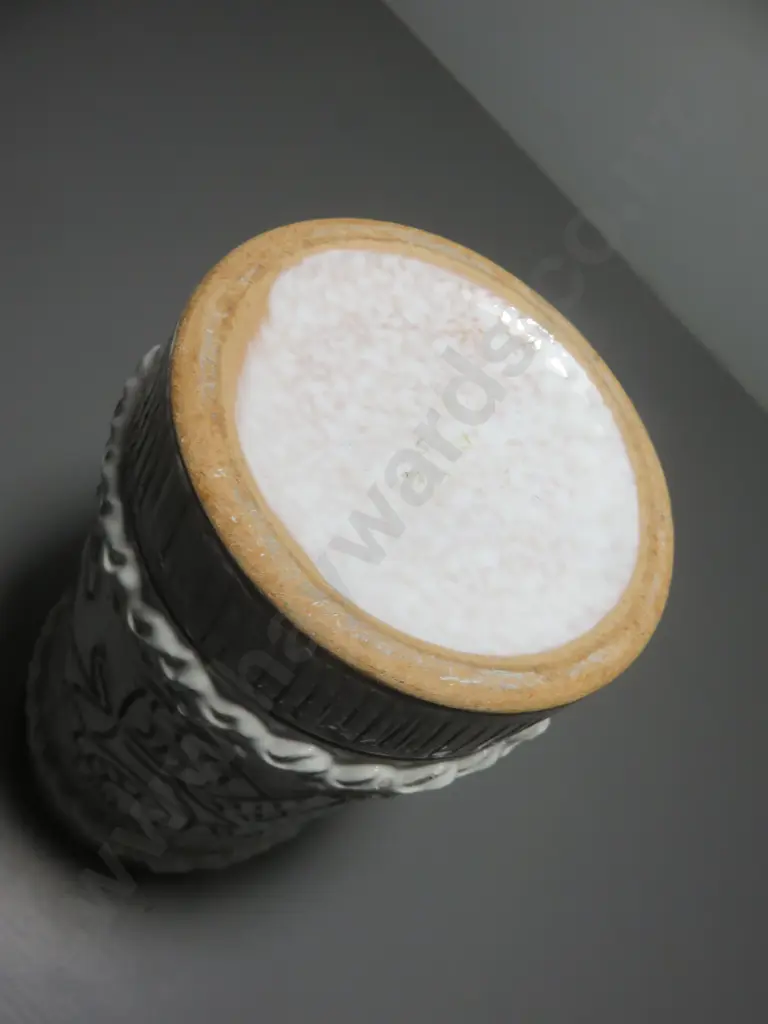 Carved cylindrical Italian Fratelli Fanciullacci pottery vase Image 1++