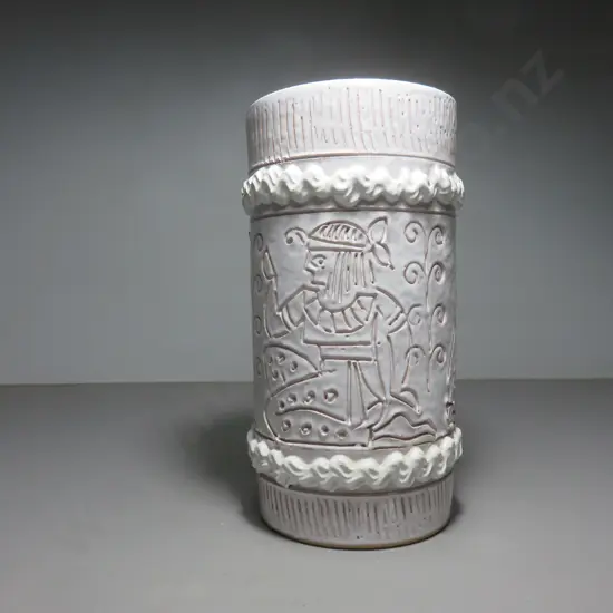 Carved cylindrical Italian Fratelli Fanciullacci pottery vase