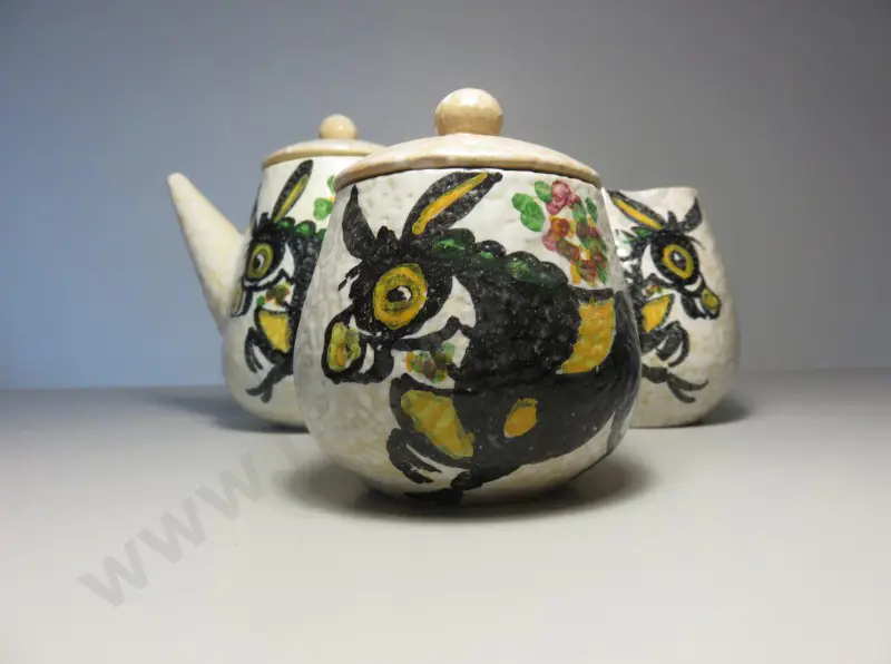 Mid-century studio potted “hot chocolate” drinking service featuring a hand painted donkey motif Image 1++