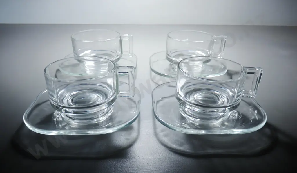 Set of four Italian Joe Colombo glass coffee cups and saucers Image 1++