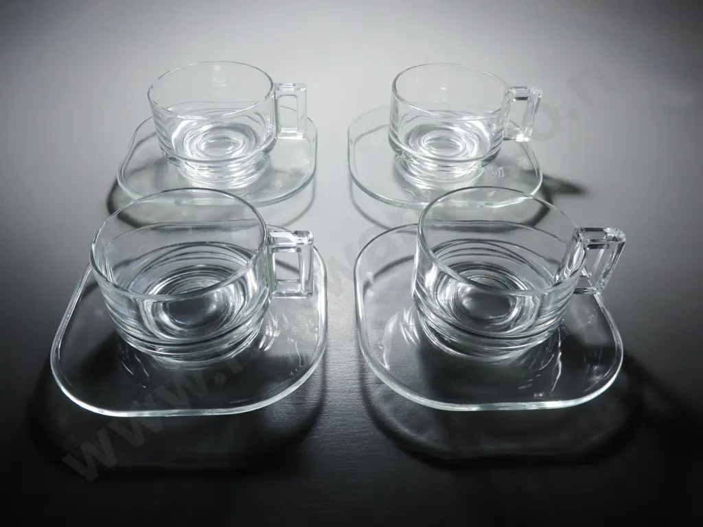 Set of four Italian Joe Colombo glass coffee cups and saucers Image 1++