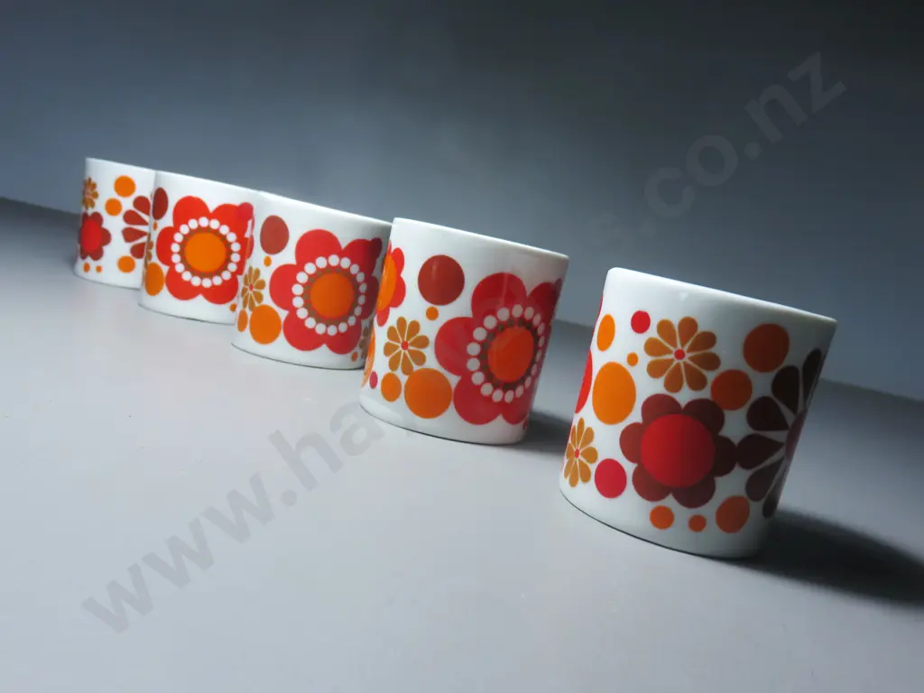 Set of five vintage “flower power” egg cups Image 1++