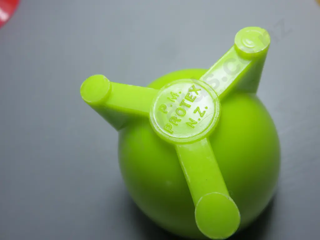 Selection of various vintage egg cups  Image 1++