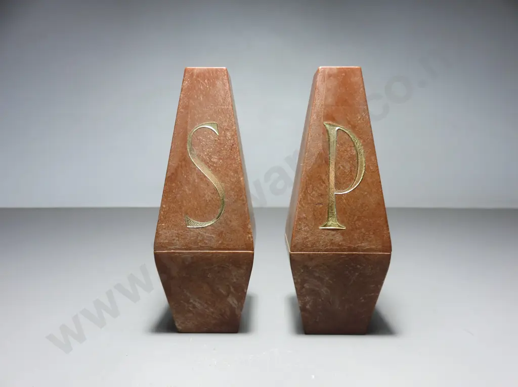 Set of 1960’s “atomic” salt and pepper cruets Image 1++