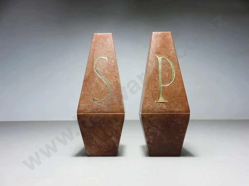Set of 1960’s “atomic” salt and pepper cruets Image 1++