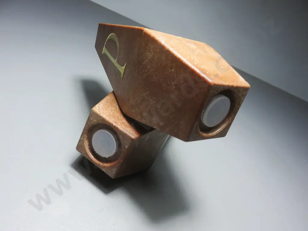 Set of 1960’s “atomic” salt and pepper cruets Image 1++