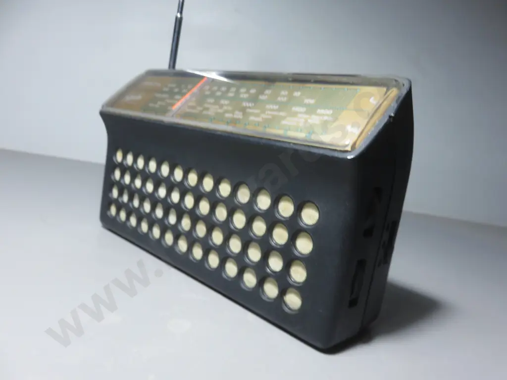 Vintage German transistor radio Image 1++