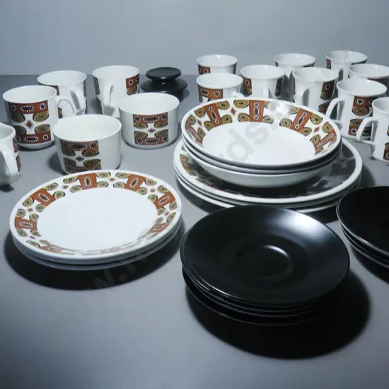 Large collection of Vintage J & G Meakin pottery featuring the “Maori” pattern