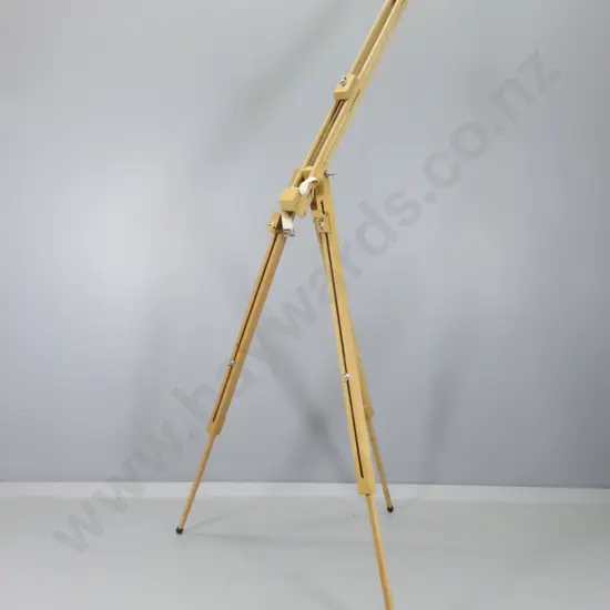 Artists folding Easel