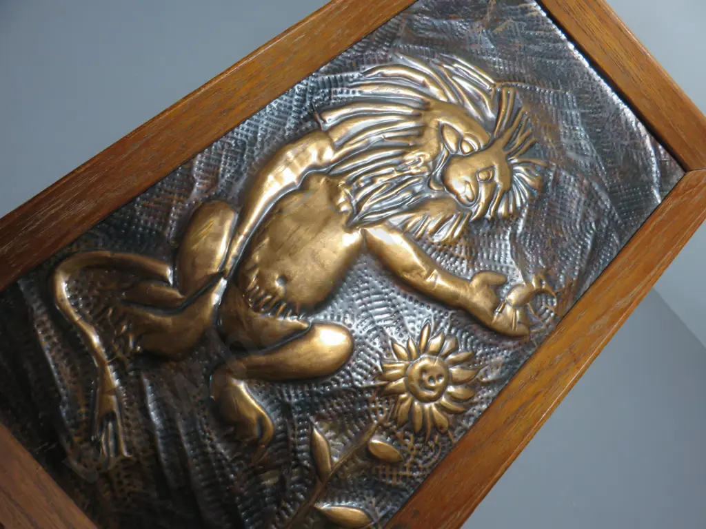 Framed Copper lion Picture Image 1++