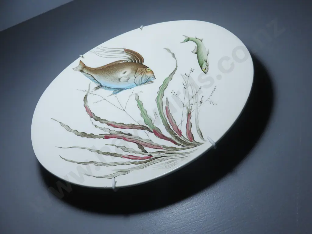 Vintage Johnson Bros of England decorative fish plate Image 1++