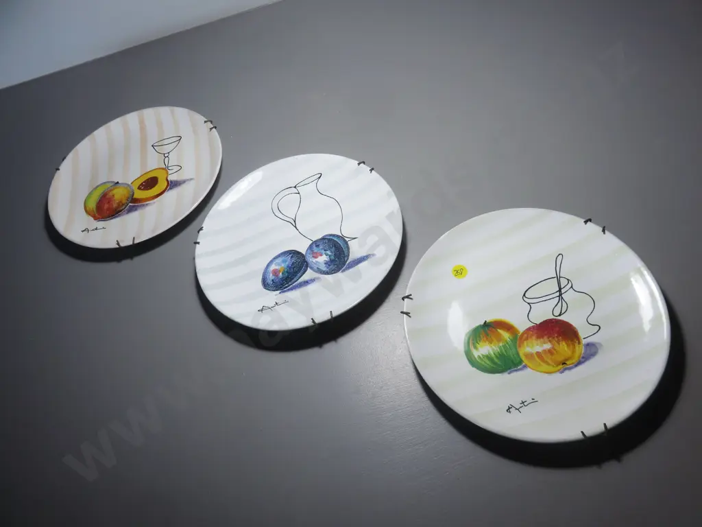Trio of period Italian wall plates Image 1++