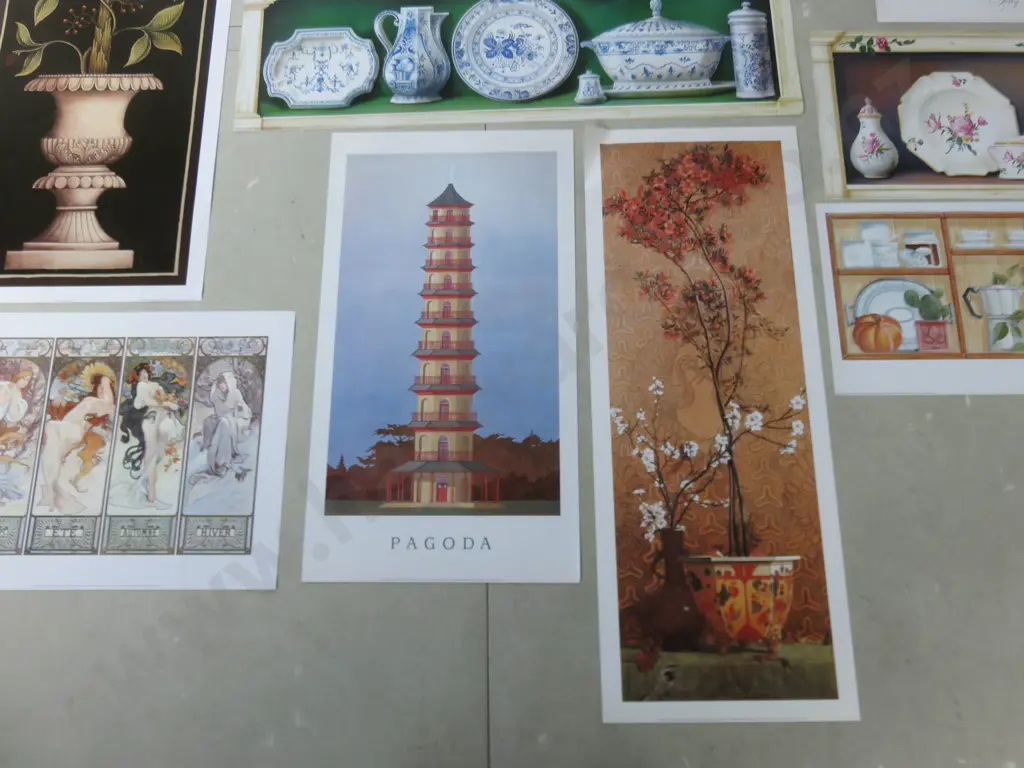 Mixed lot of prints with an oriental theme Image 1++