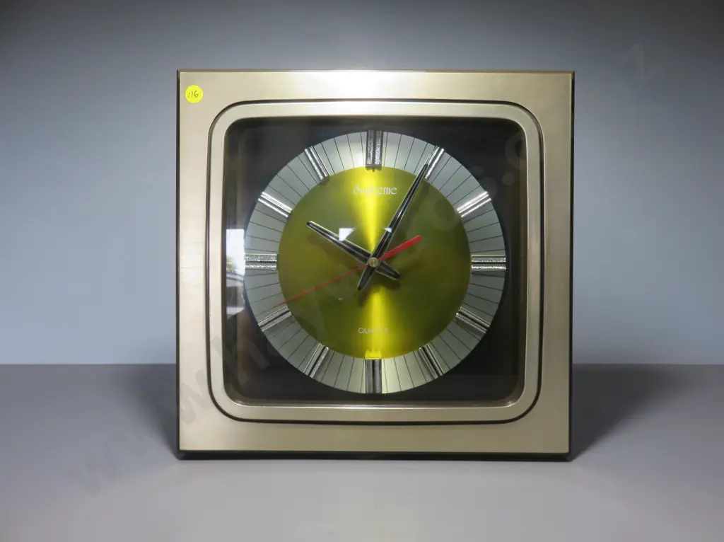 Vintage Supreme Quartz wall clock Image 1++