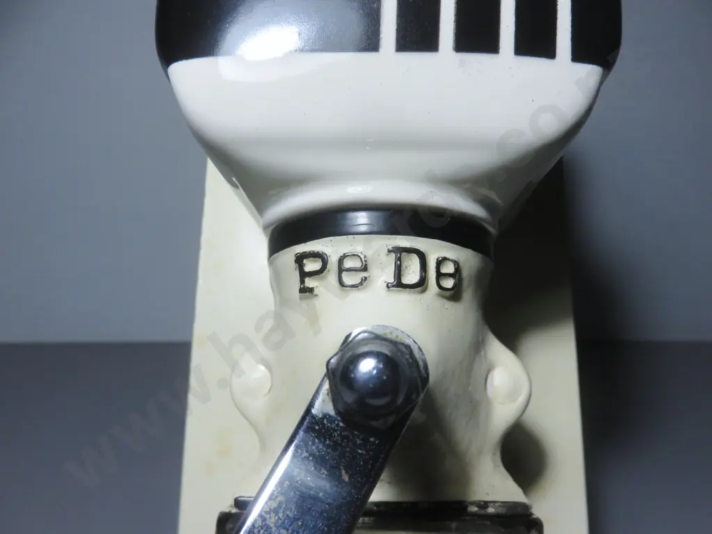 Vintage wall mounted Pe De (Peter Dienes) coffee grinder Image 1++