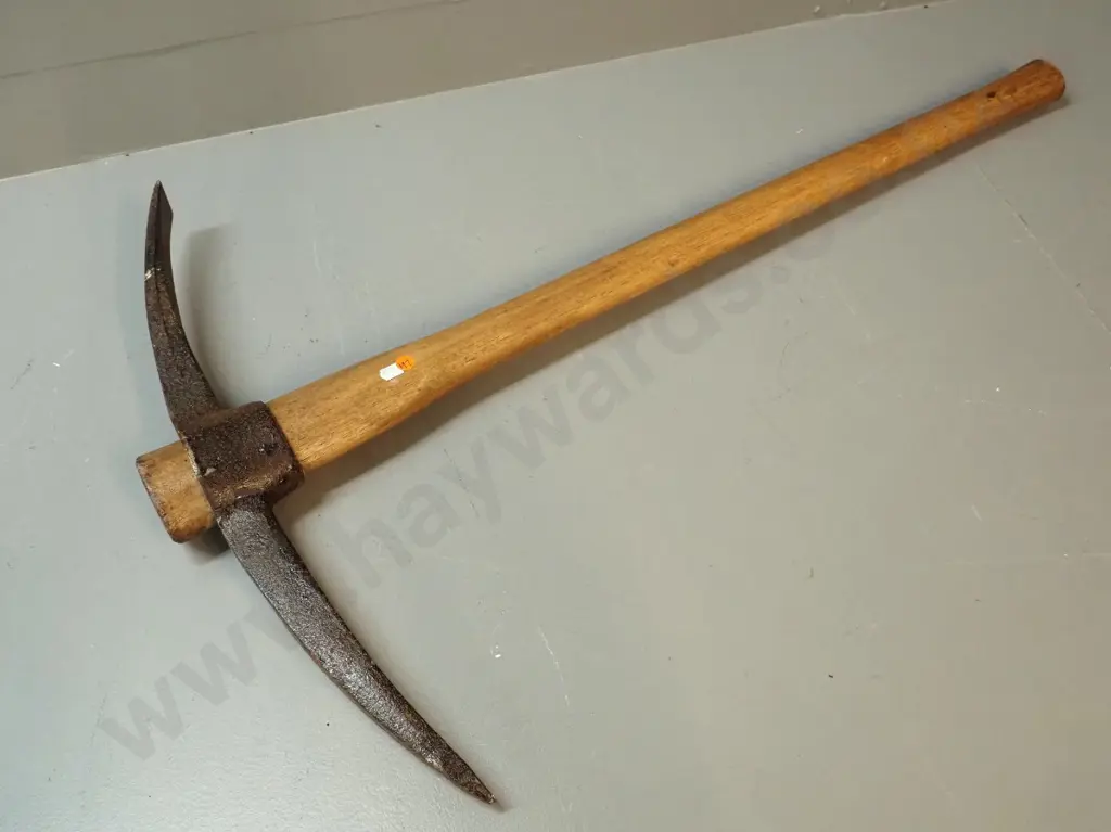 vintage wood-handled pick-axe L-910 W-580 across pick Image 1++