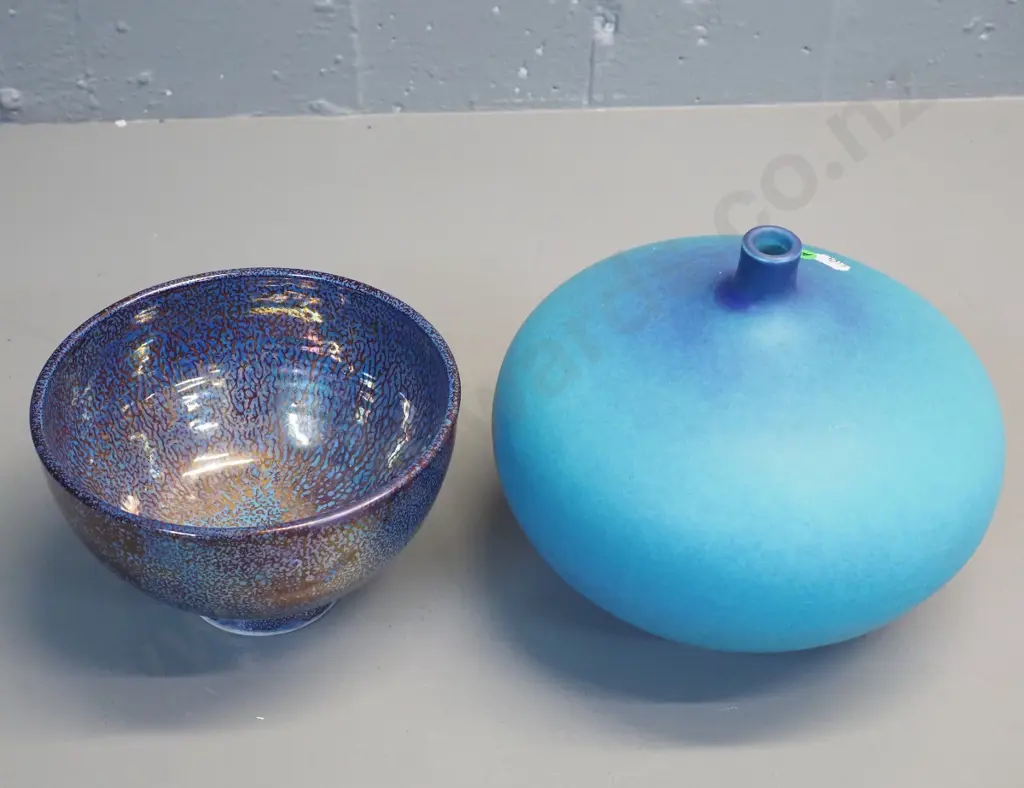 2 pieces Danny Moorwood studio pottery - matte teal and blue vase H180 D220 and high-glaze bowl D-170 Image 1++