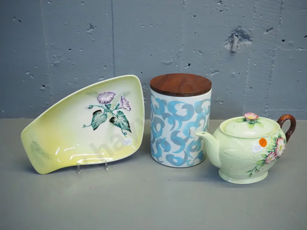 Carlton Ware wild rose teapot & convolvulus plate and a T&G Greene canister with timber lid H-140 Image 1++