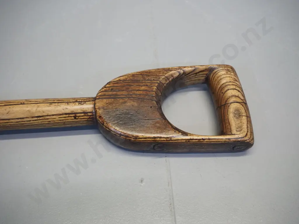 vintage garden spade - split in handle L-980 Image 1++