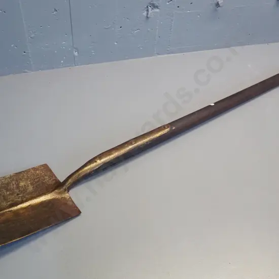 vintage long-handled garden spade L-1470