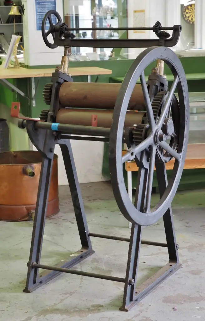 large part sheet metal roller with  2 metal rollers, large fly wheel, etc. H-1530 W-920 D-1250 Image 1++