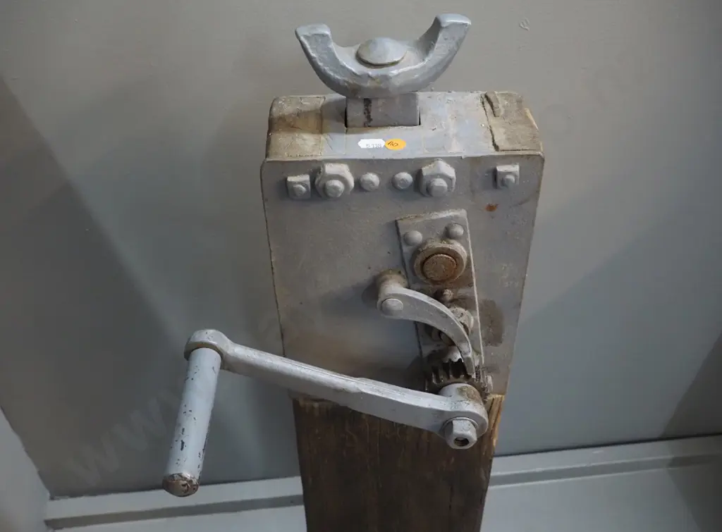 vintage kauri and iron jack with hand-crank mechanism H-800 W-200 Image 1++