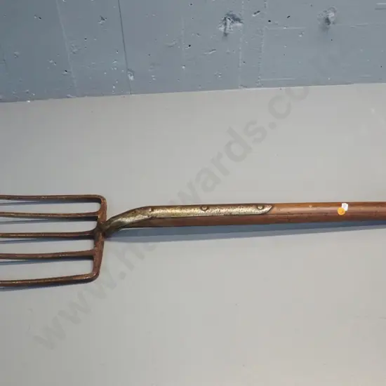 vintage 5-tine garden fork L-1100
