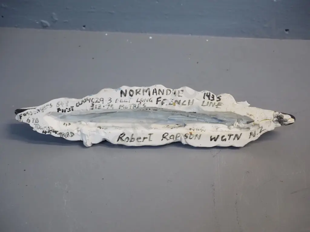Robert Rapson ceramic ship model - Normandie - H-60 L-280 Image 1++