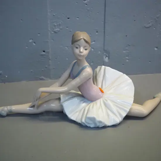 Nao ballerina figure H-170 L-420