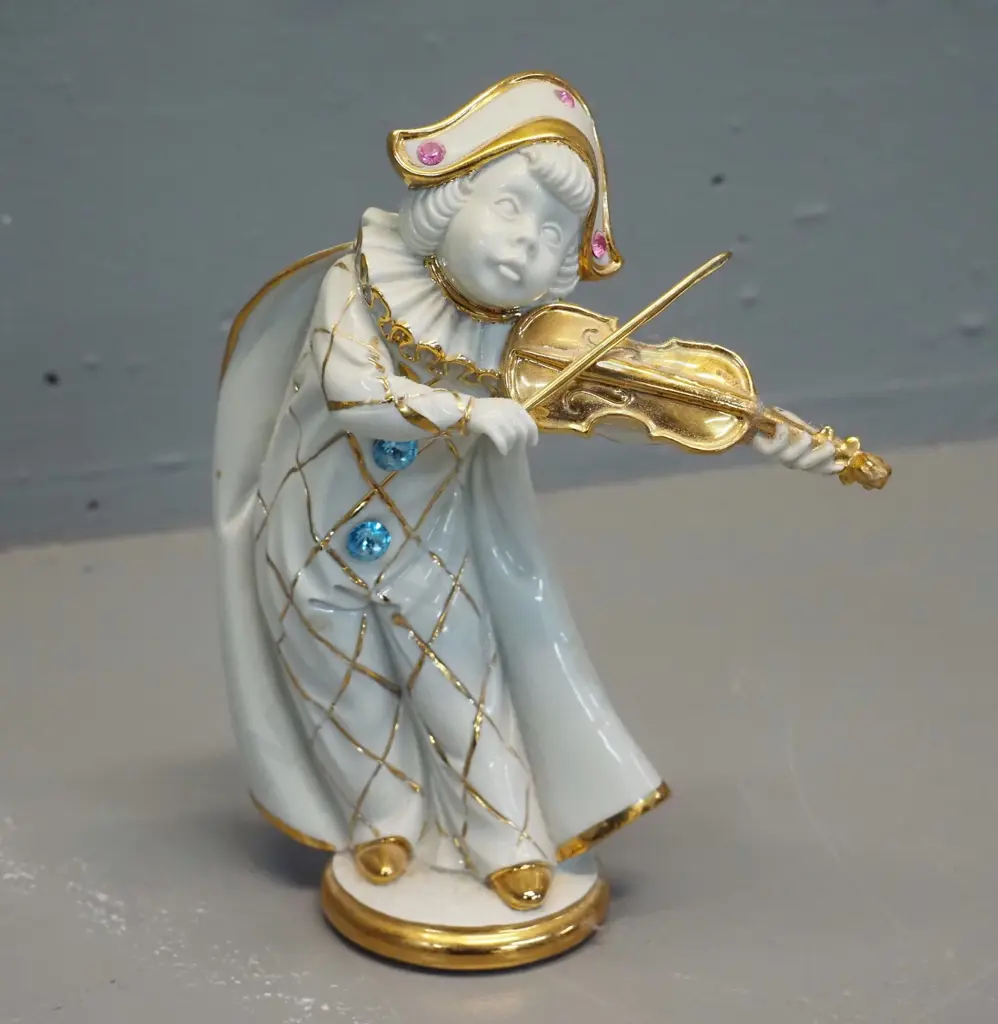 Limoges musician figure with Swarovski ornaments, made in Italy H-170 Image 1++