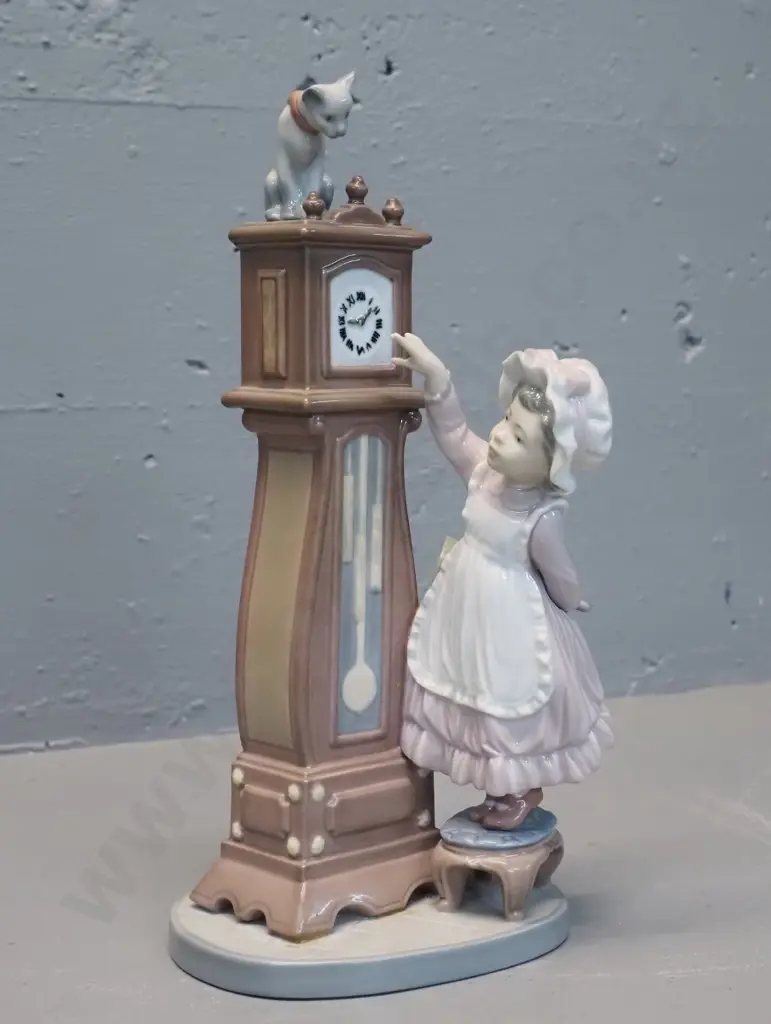 Lladro figurine - girl with cat and long-case clock, marked No. 5347. H-290 Image 1++